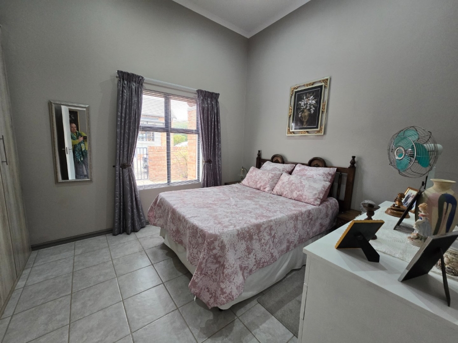 2 Bedroom Property for Sale in De Land Estate North West
